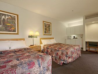 Days Inn 圣路易斯-奥比斯保 外观 照片